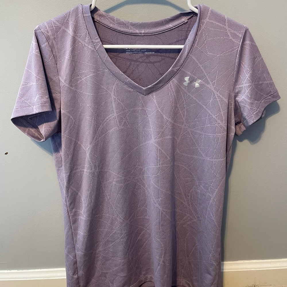 Under Armour heat gear v neck (Medium)